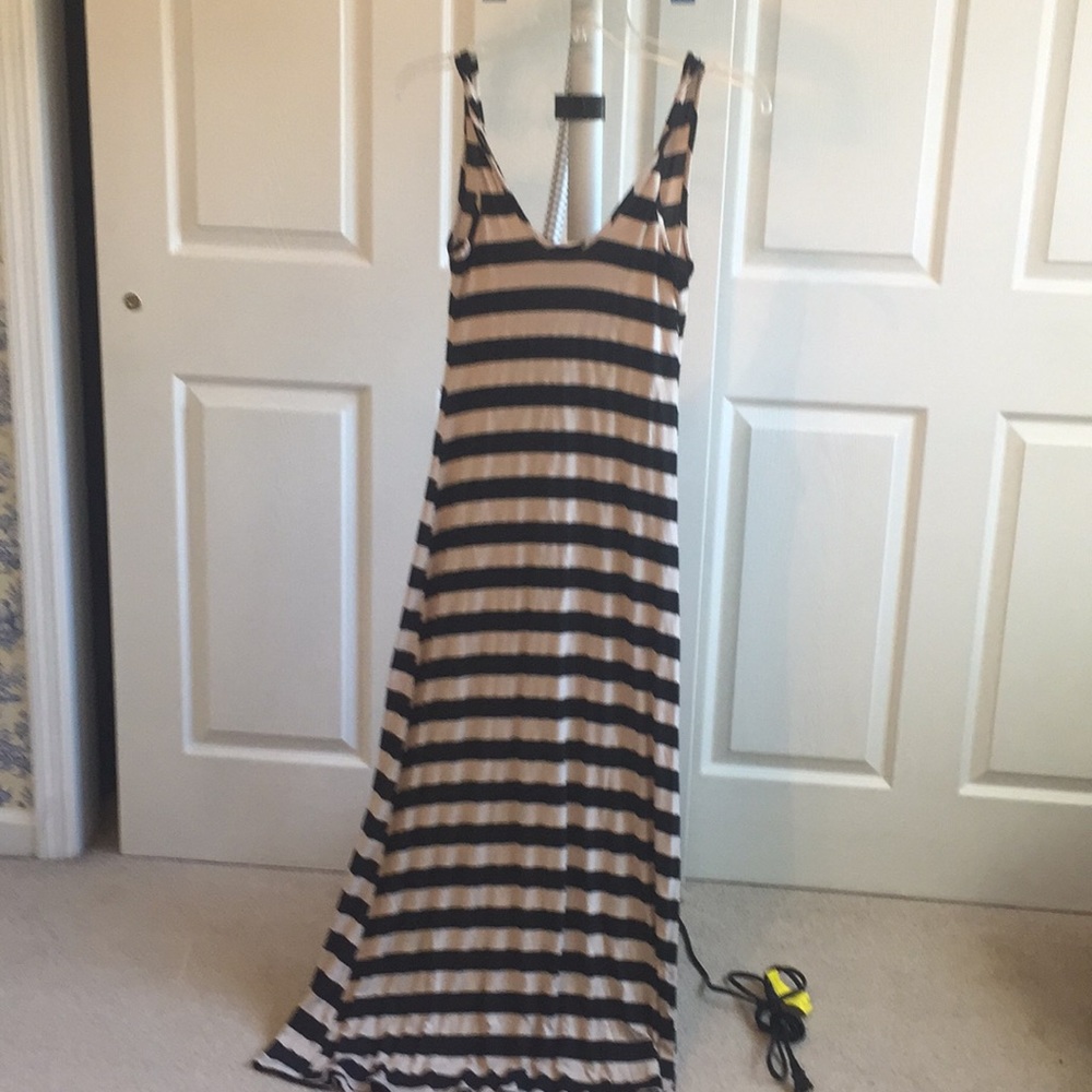 black and beige stripe maxi w/ twisted sleeves